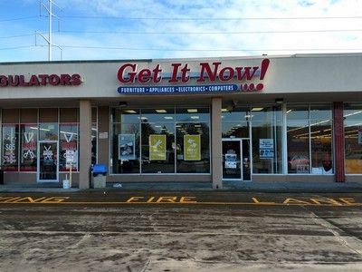 Mill Road Shopping Center: 6406-6450 N 76th St, Milwaukee, WI 53223